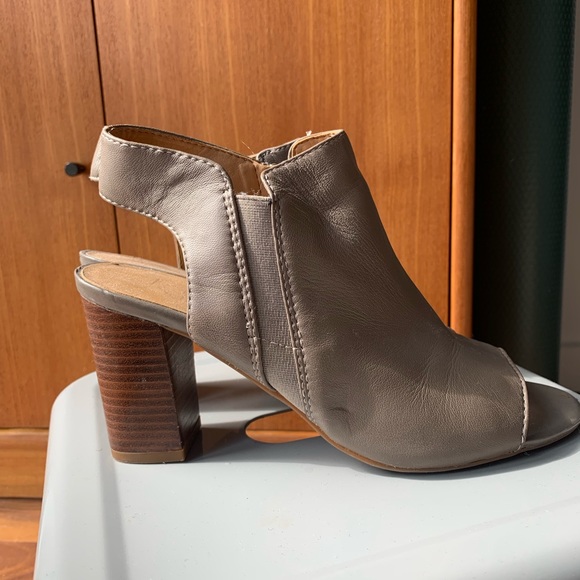 Franco Sarto leather open toe mule heels - Picture 1 of 7